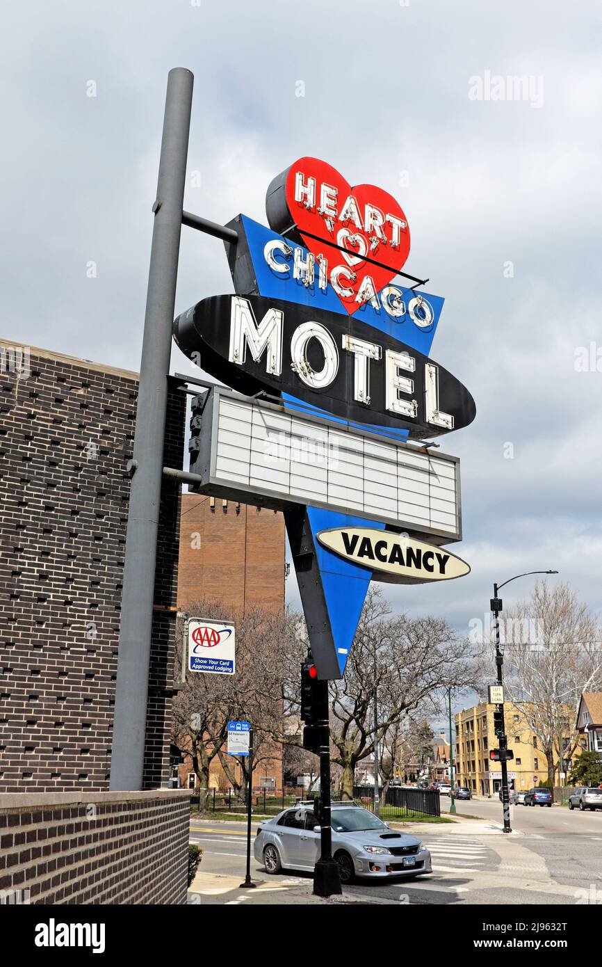Propriétaire indépendant depuis 1957, motel vintage de 45 chambres, Heart O Chicago Motel, sur North Ridge Avenue à Chicago, Illinois, le 19 avril 2022. Banque D'Images