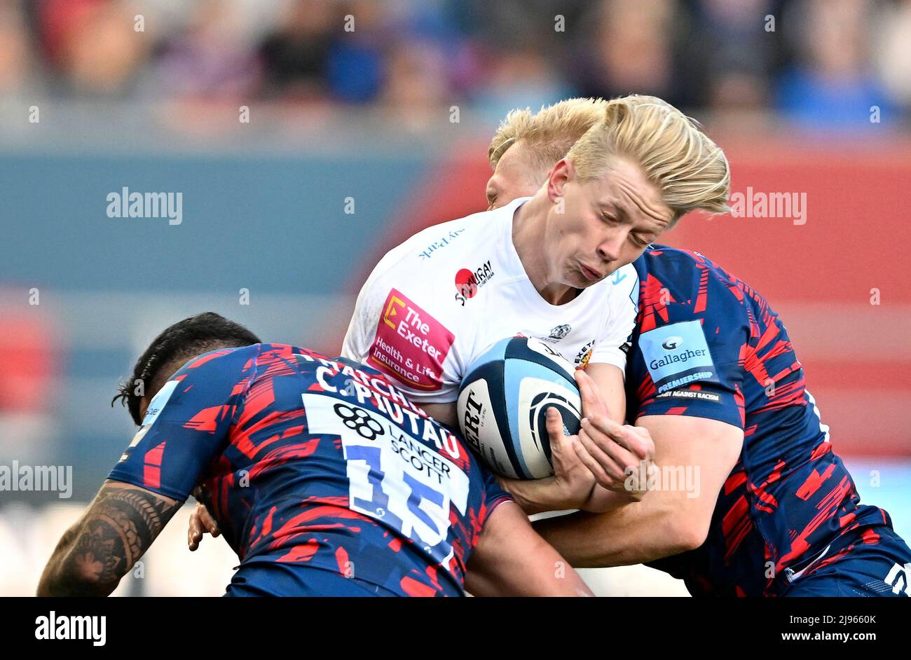 Bristol, Royaume-Uni. 20th mai 2022. Rugby, premier ministre. Bristol porte les V Exeter Chiefs. Stade Ashton Gate. Bristol. Josh Hodge (Exeter Chiefs) est attaqué pendant les Bristol Bears V Exeter Chiefs. Match de rugby Gallagher Premiership. Credit: Sport en images/Alamy Live News Banque D'Images