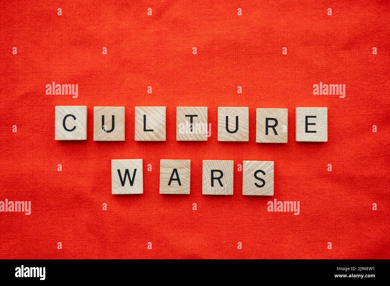 Concept de guerres de la culture avec lettrage de carreaux. Banque D'Images