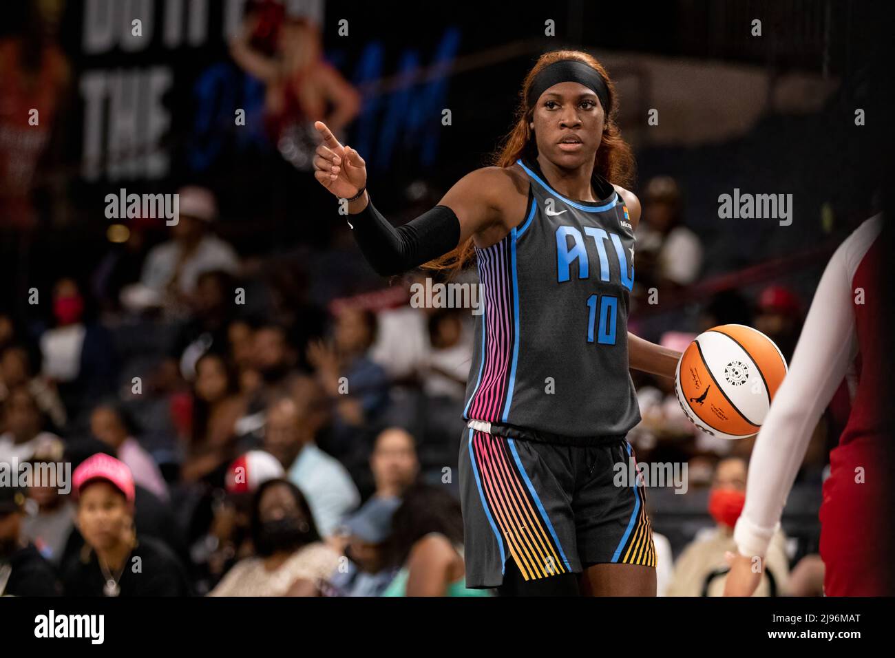 Atlanta, États-Unis. 20th mai 2022. 20 mai 2022, Atlanta, Géorgie, États-Unis : Atlanta, Géorgie, 20th 2022 mai : Rhyne Howard (10 Atlanta Dream) dirige ses coéquipiers pendant le match de l'Association nationale de basket-ball des femmes entre Atlanta Dream et Washington Mystics à l'aréna du centre Gatewat à Atlanta, en Géorgie. Andrea Vilchez/SPP (image de crédit: © Andrea Vilchez/Sport photo de presse via ZUMA Press) crédit: Zuma Press/Alay Live News Banque D'Images