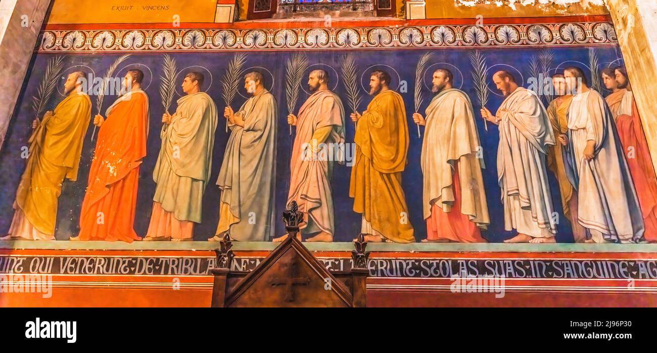 Saints hommes Église Saint-Paul Église Saint-Paul Église Saint-Paul Église Saint-Paul Nîmes Gard France ouverture de l'église catholique en 1835 Banque D'Images