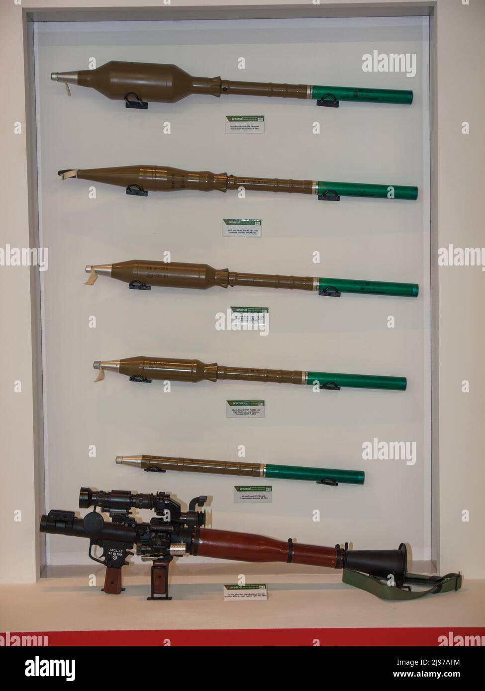 Lance-roquettes anti-char 40mm 40 mm ATGL-L (RPG-7) d'Arsenal dans IDEX 2011 Military Exibition Banque D'Images