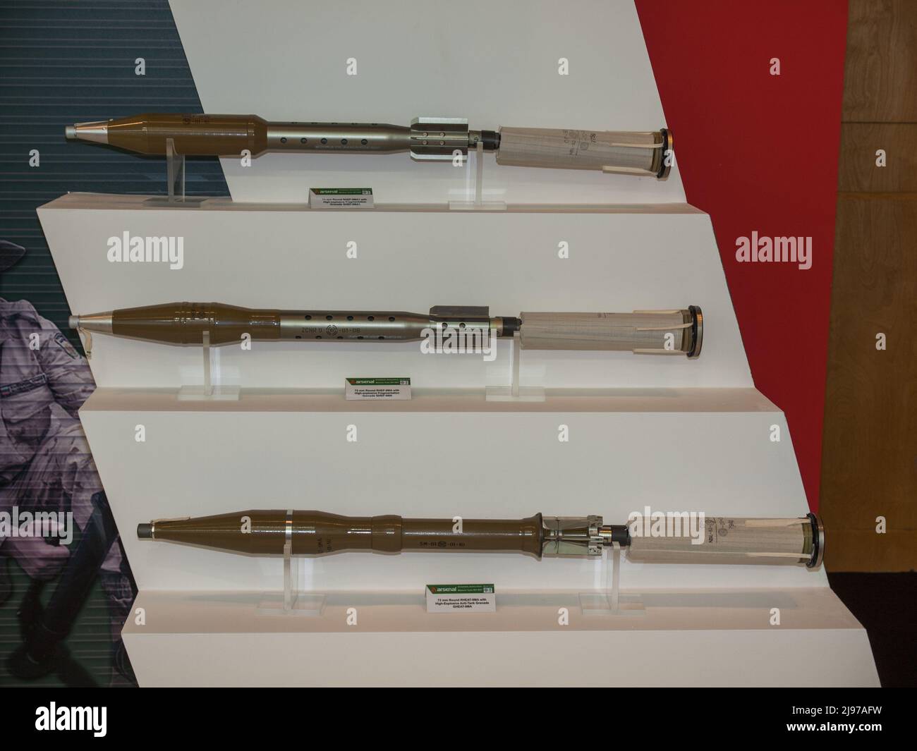 Lance-roquettes anti-char 40mm 40 mm ATGL-L (RPG-7) d'Arsenal dans IDEX 2011 Military Exibition Banque D'Images