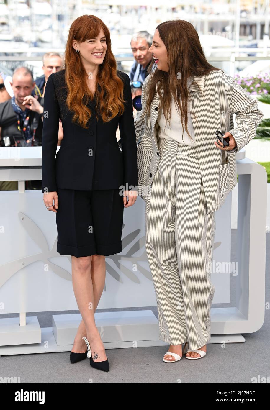 21st mai 2022. Cannes, France. Riley Keough et Gina Gammell assistent à la photo de la poney , qui fait partie du Festival de Cannes 75th, Palais de Festival, Cannes. Crédit : Doug Peters/EMPICS/Alamy Live News Banque D'Images