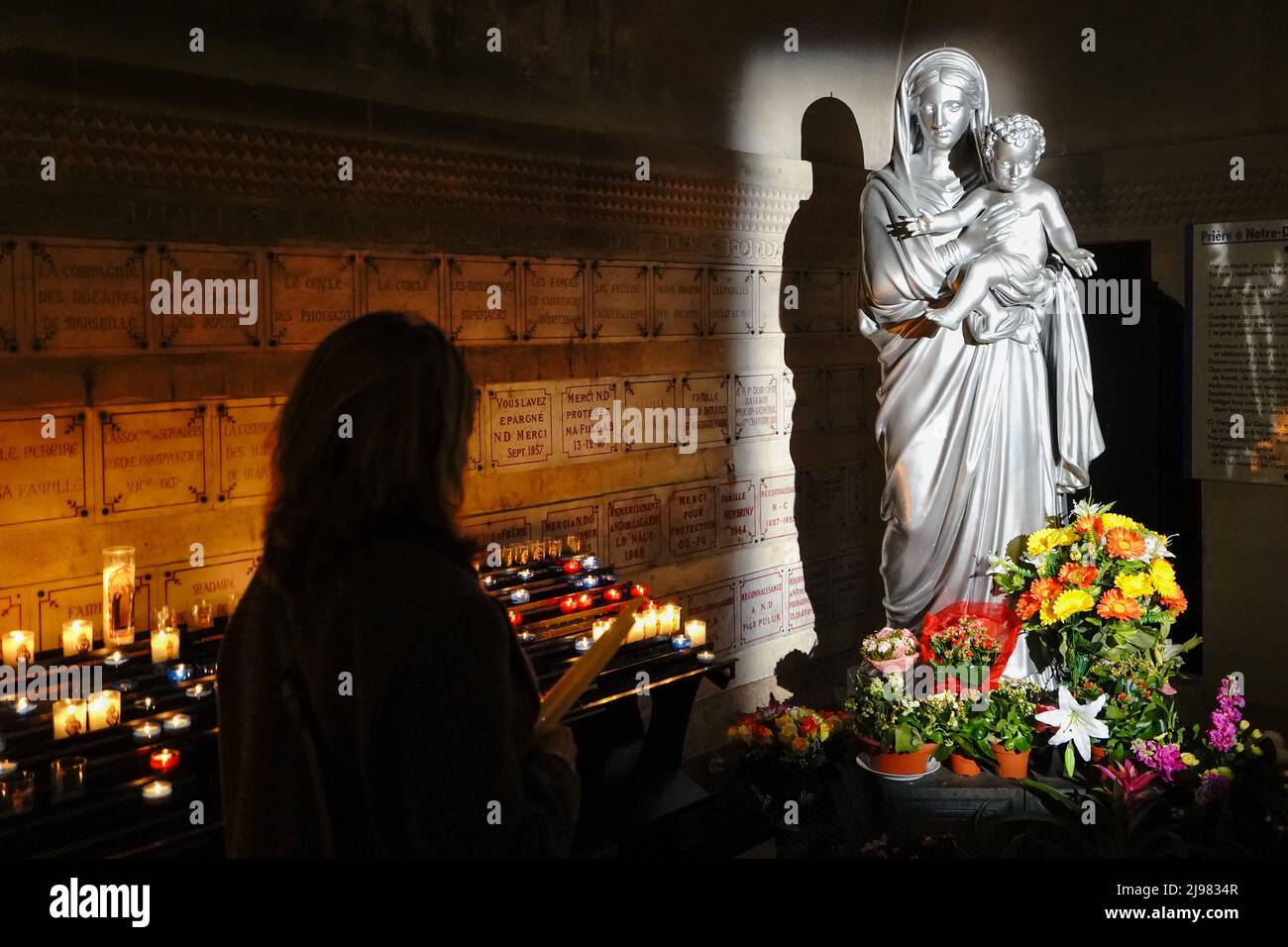 France. Marseille. Bouche-du-Rhône (13). La Vierge à l'enfant dans la crypte de la Basilique notre-Dame de la Garde Banque D'Images