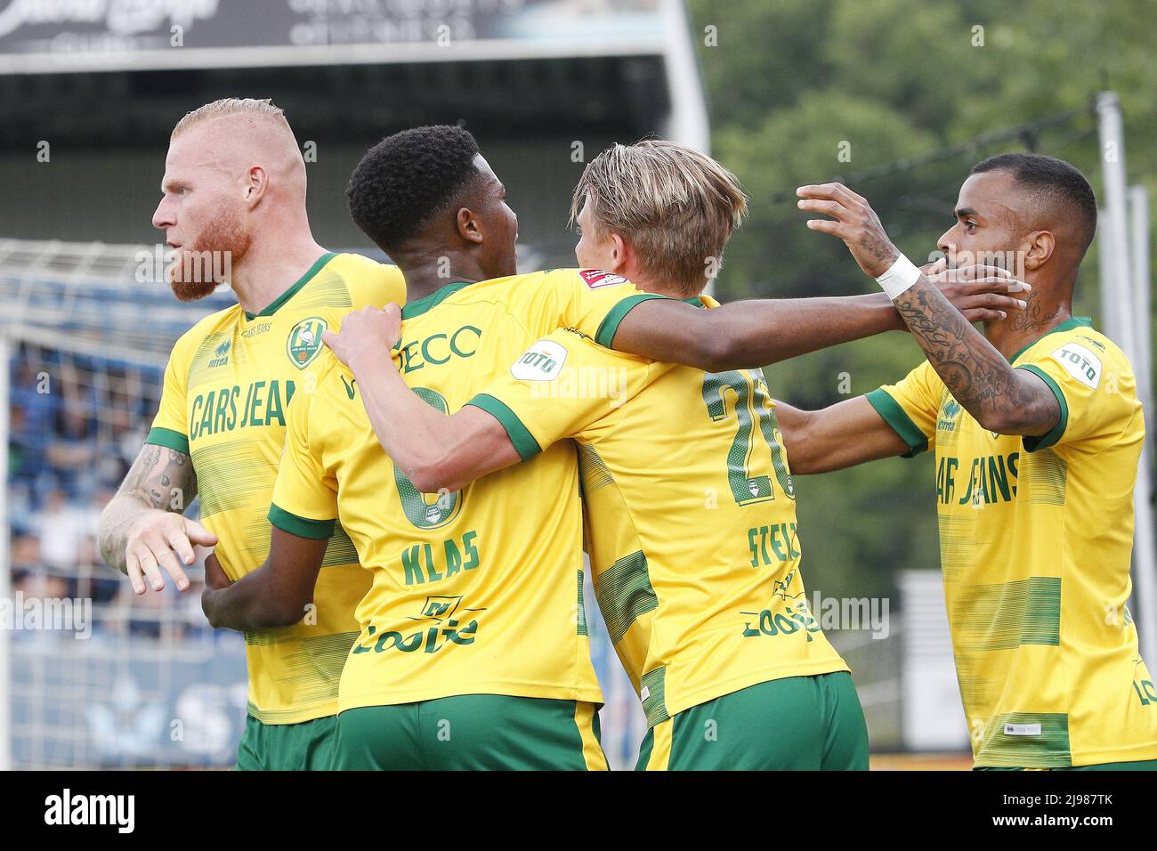 EINDHOVEN - Thomas Verheijdt de l'ADO Den Haag célèbre le 0-1 avec ses coéquipiers lors du match de promotion/relégation des matchs néerlandais entre le FC Eindhoven et l'ADO Den Haag au stade Jan Louwers, le 21 mai 2022 à Eindhoven, pays-Bas. PNA JEROEN PUTMANS Banque D'Images