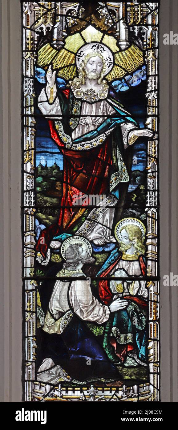 Vitraux de Percy Bacon & Brothers illustrant l'apparition de Jésus sur la route d'Emmaüs, église des femmes Moreton, Buckinghamshire Banque D'Images