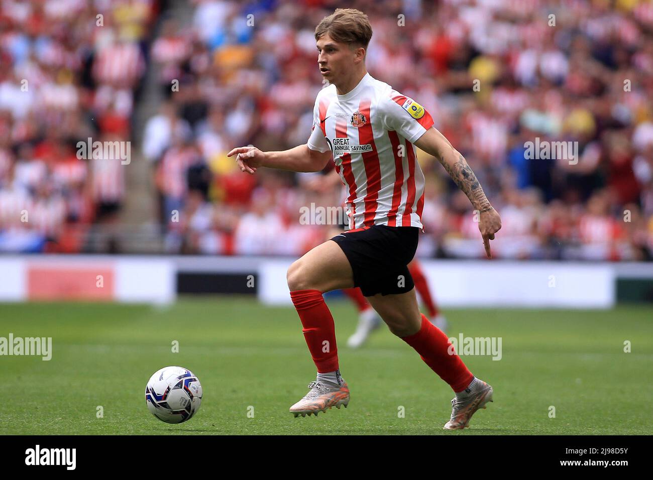 Londres, Royaume-Uni. 21st mai 2022. Dennis Cirkin de Sunderland en action pendant le match. Skybet EFL League One play off final, Sunderland v Wycombe Wanderers au stade Wembley à Londres le samedi 21st mai 2022. Cette image ne peut être utilisée qu'à des fins éditoriales. Utilisation éditoriale uniquement, licence requise pour une utilisation commerciale. Aucune utilisation dans les Paris, les jeux ou les publications d'un seul club/ligue/joueur.pic par Steffan Bowen/Andrew Orchard sports Photography/Alay Live News crédit: Andrew Orchard sports Photography/Alay Live News Banque D'Images