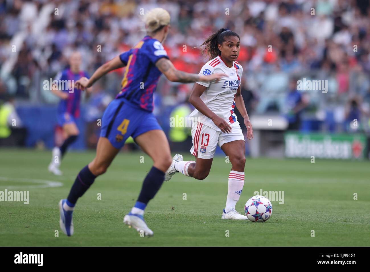 Turin, Italie, 21st mai 2022. Catarina Macario de Lyon court à la défense de Barcelone pendant le match de l'UEFA Womens Champions League au stade Juventus, à Turin. Le crédit photo devrait se lire: Jonathan Moscrop / Sportimage Banque D'Images