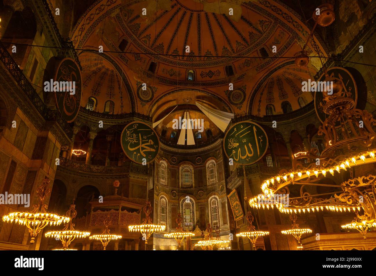 Sainte-Sophie ou Ayasofya. Intérieur de Sainte-Sophie à Istanbul. Photo de fond islamique ou ramadan ou kandil ou lalat al-qadr. Istanbul Turquie - 3,2 Banque D'Images