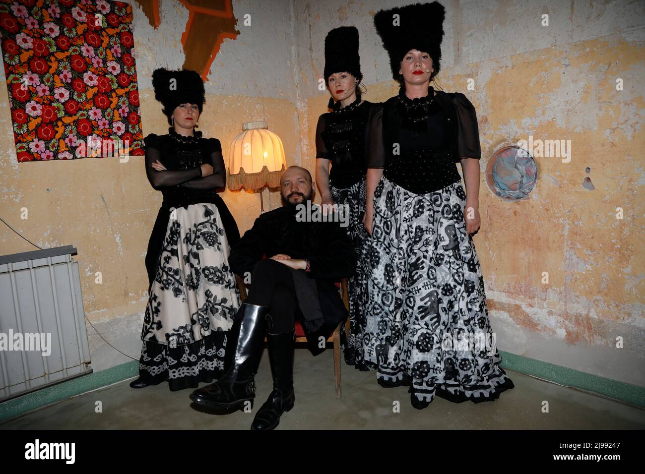 Die ukrainische Band DakhaBrakha im Rahmen des 19. Neiße Filmfestivals live im Kühlhaus Görlitz (Fotocall). Görlitz, 20.05.2022 Banque D'Images