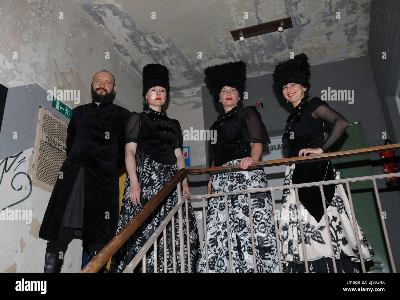 Die ukrainische Band DakhaBrakha im Rahmen des 19. Neiße Filmfestivals live im Kühlhaus Görlitz (Fotocall). Görlitz, 20.05.2022 Banque D'Images