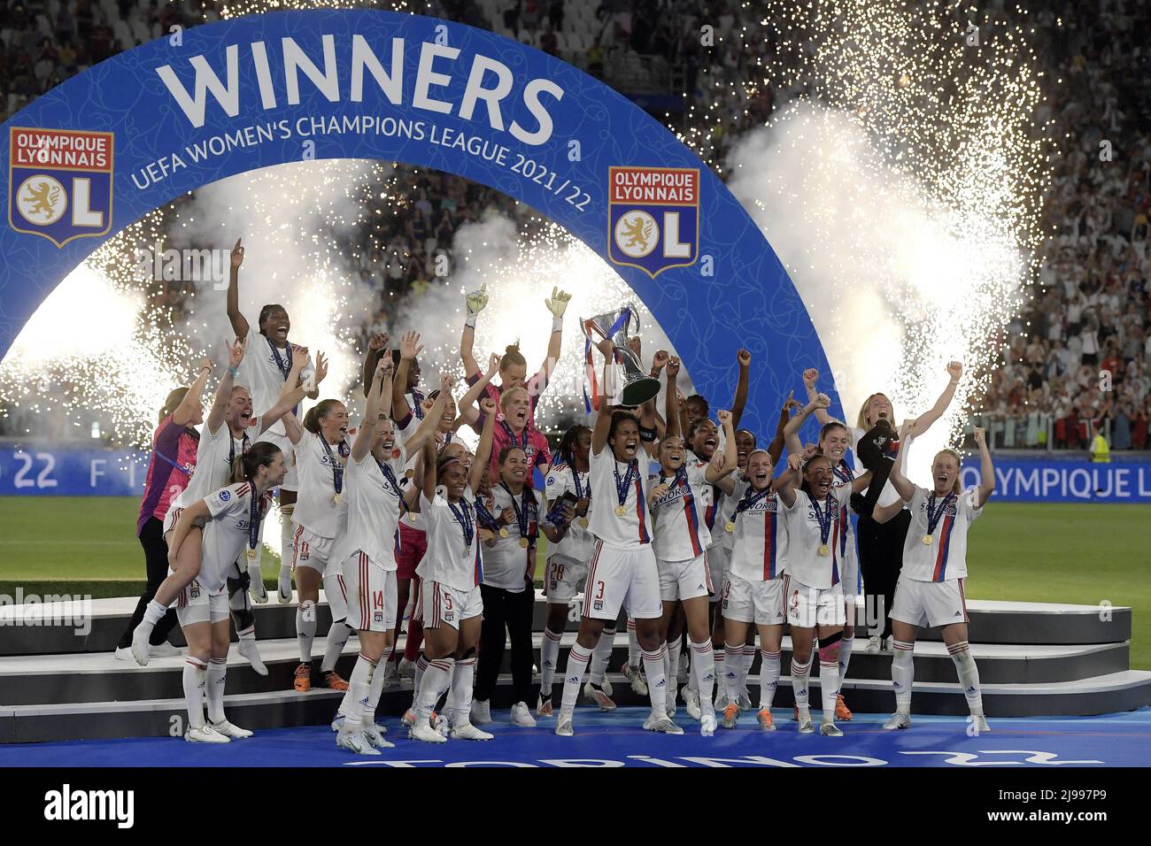 TURIN - femme olympique Lyonnais gardien de but Christiana Endler, Grace Kazadi de femme olympique Lyonnais, Wendie Renard de femme olympique Lyonnais, Selma Bacha de femme olympique Lyonnais, Perle Morroni de femme olympique Lyonnais, Amandine Henry de femme olympique Lyonnais, Amel Majri de femme olympique, femme olympique de Lyonnais, femme olympique Jonnais, femme olympique Eugenie le Sommer des femmes de l'Olympique Lyonnais, Dzsenifer Marozsan des femmes de l'Olympique Lyonnais, Damaris Egurrola des femmes de l'Olympique Lyonnais, Ellie Carpenter des femmes de l'Olympique Lyonnais, Catarina Macario des femmes de Lyonis, femmes de l'Olympique Lyonnais goa Banque D'Images