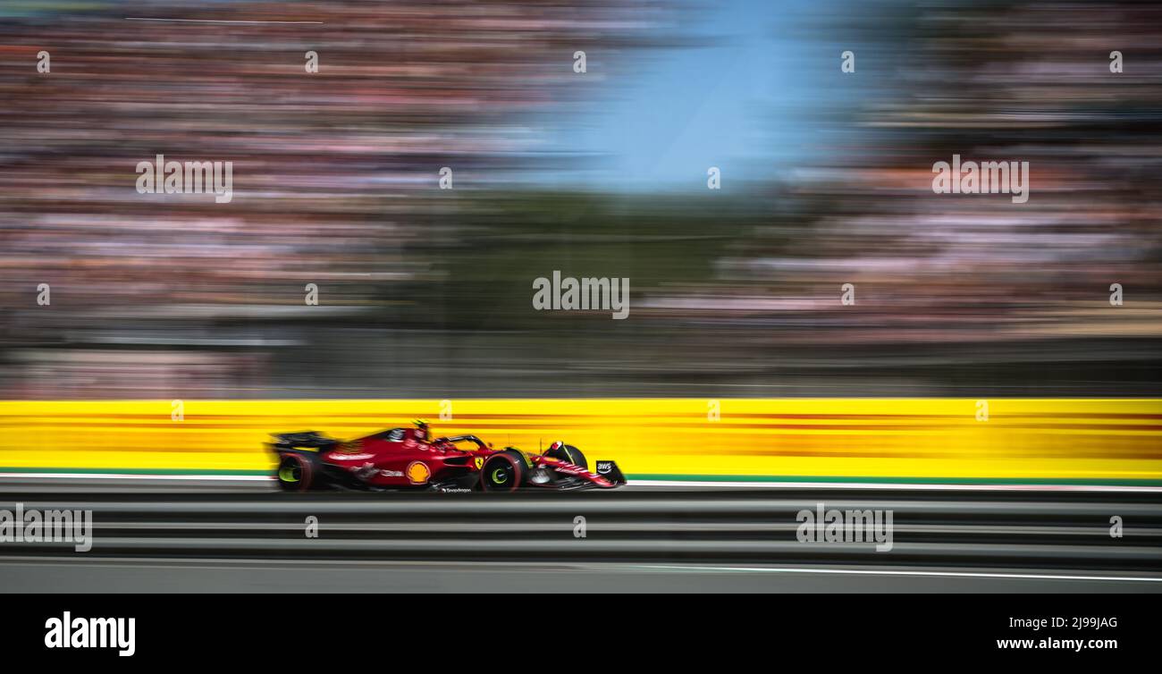 Barcelone, Espagne. 21st mai 2022: CARLOS SAINZ (ESP) de l'équipe Ferrari conduit dans son F1-75 pendant la qualification du GP espagnol au circuit de Catalunya crédit: Matthias Oesterle/Alay Live News Banque D'Images