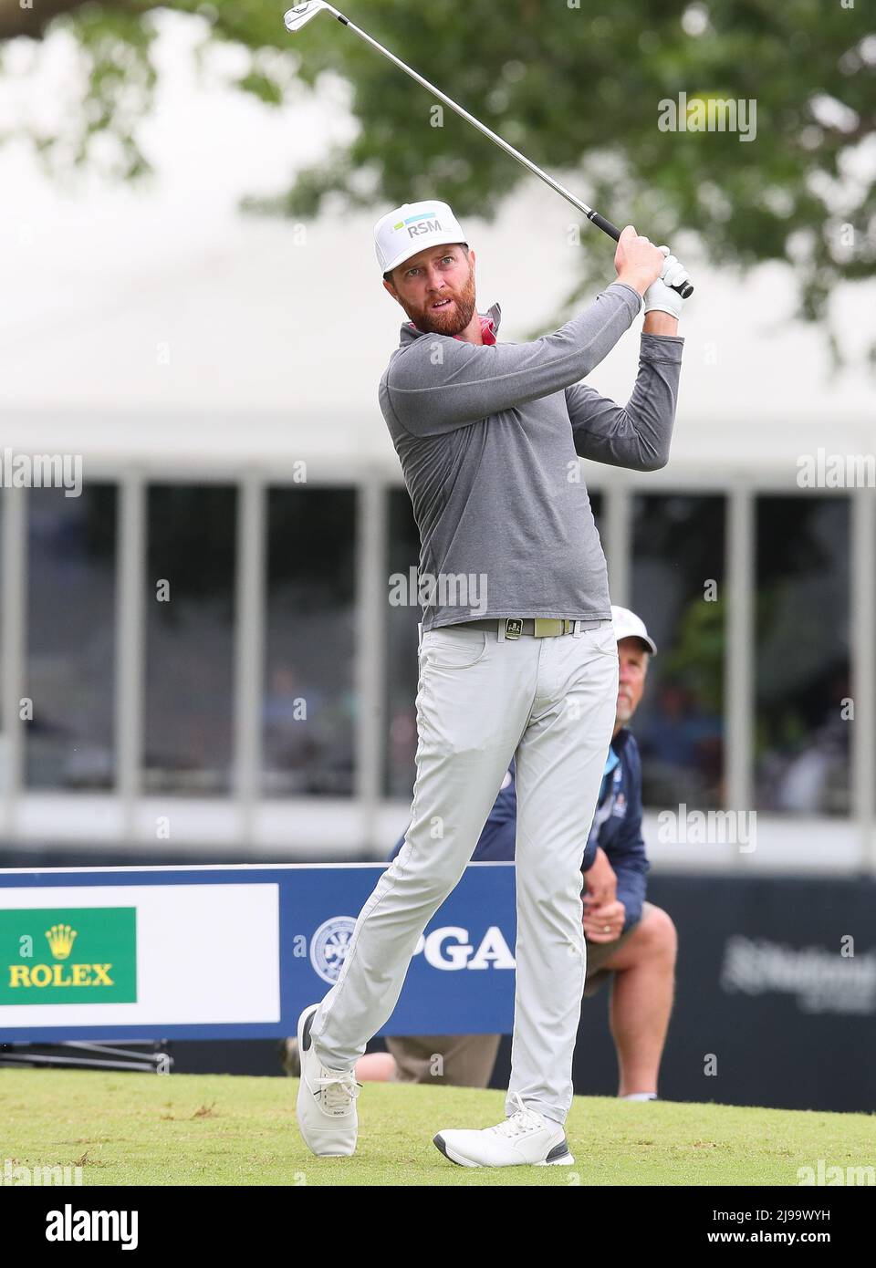 TULSA, OK - 21 MAI : Chris Kirk sort de la boîte à tee sur le 9th trous lors du troisième tour du championnat PGA le 21 mai 2022, au Southern Hills C.C. à Tulsa, Oklahoma. (Image de crédit : © David Stacy/Icon SMI via ZUMA Press) Banque D'Images