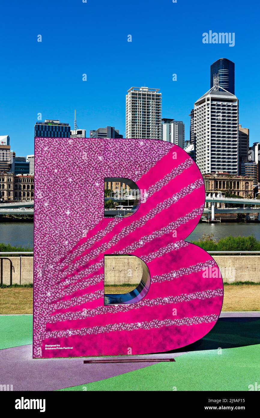 Brisbane Australie / le Brisbane Skyline avec le grand panneau coloré de Brisbane. Banque D'Images