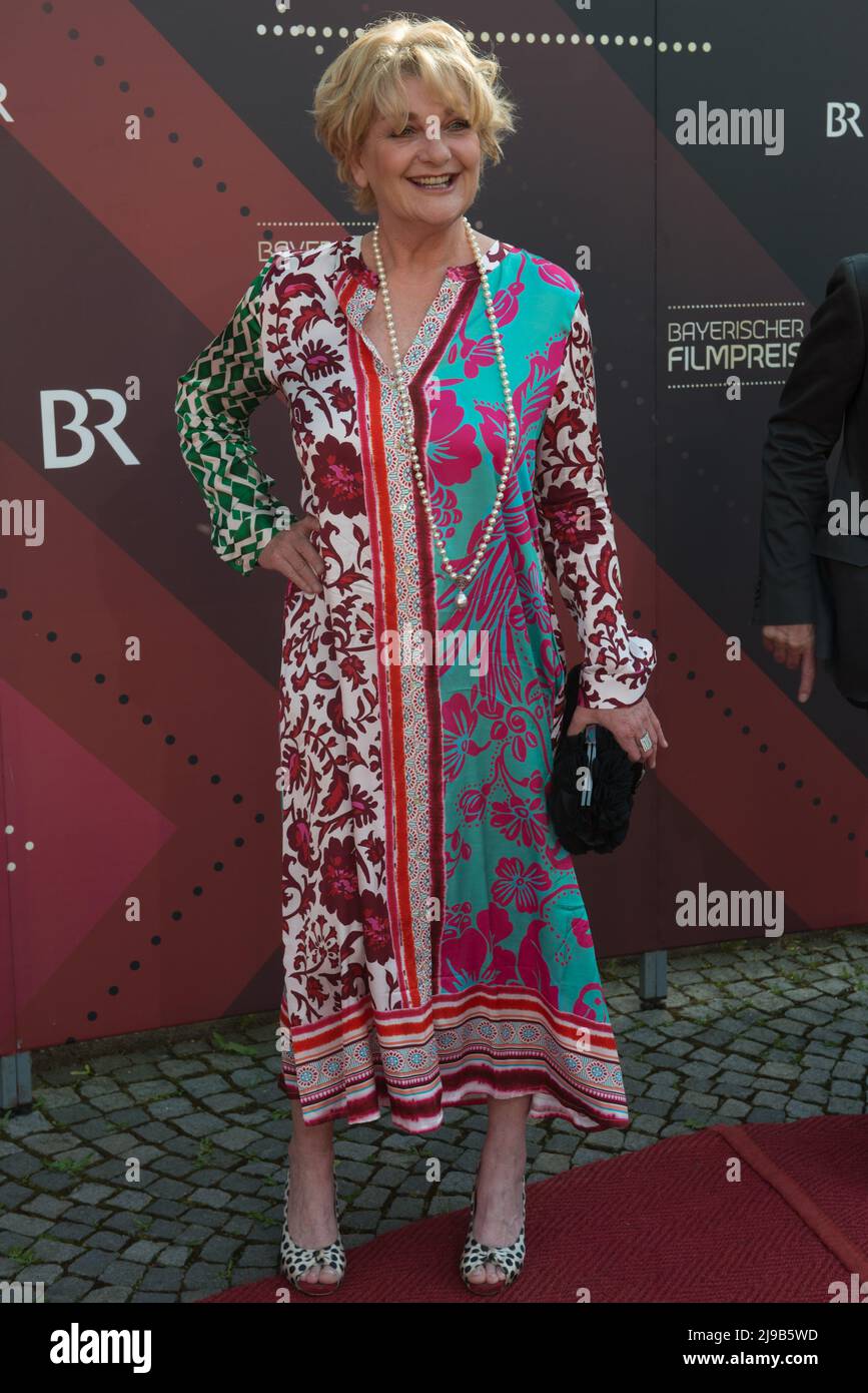 Munich, Allemagne, 20th mai 2022, l'actrice Sakia Vester est vue sur le tapis rouge lors de la cérémonie des Prix du film bavarois Banque D'Images