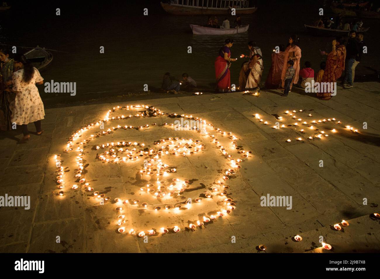 Célébration du dev diwali à varanasi uttar pradesh Inde Banque D'Images