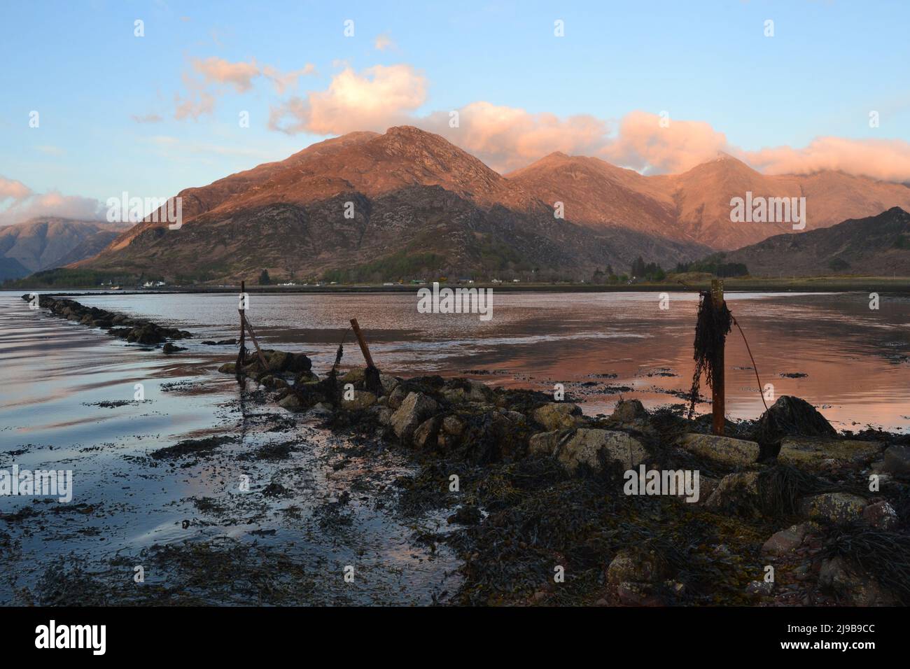 Photographie des cinq Sœurs de Kintail dans les West Highlands d'Écosse, Royaume-Uni Banque D'Images