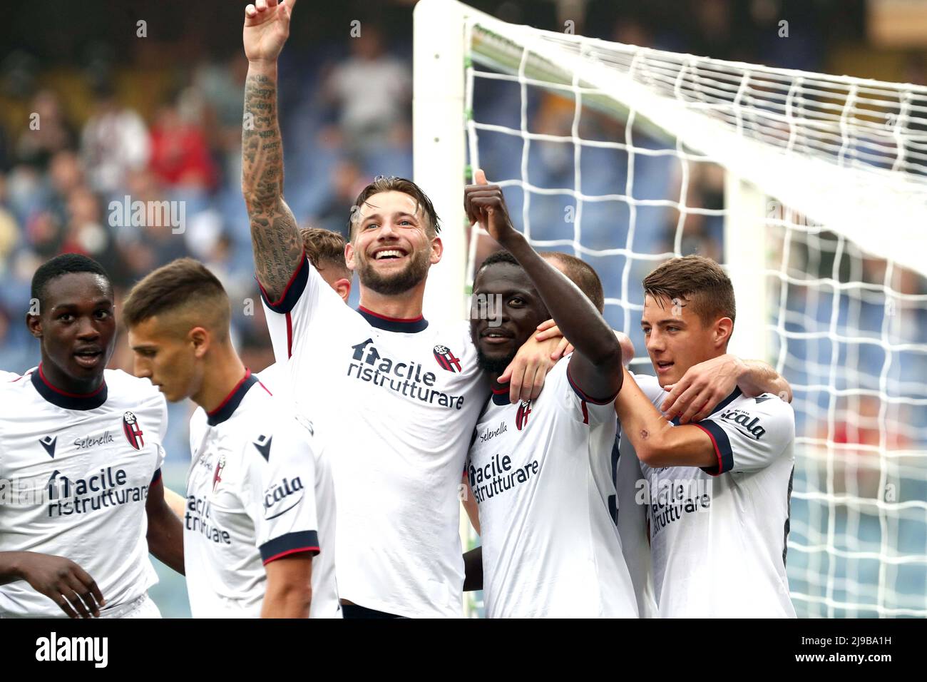 Foto Tano Pecoraro/Lapresse 21 Maggio 2022 - Genova, Italia Sport, CalcioGênes vs Bologne - Campionato italiano di calcio série A TIM 2021/2022 - Stadio Luigi FerrarisNella foto: Esultanza barrowPhoto Tano Pecoraro/Lapresse 21 mai 2022 - Gênes, Italie Sport, Soccer Gênes vs Bologne - Italien Serie A football Championship 2021/2022 - Luigi Ferraris StadiumDans la photo: barrow exultation Banque D'Images