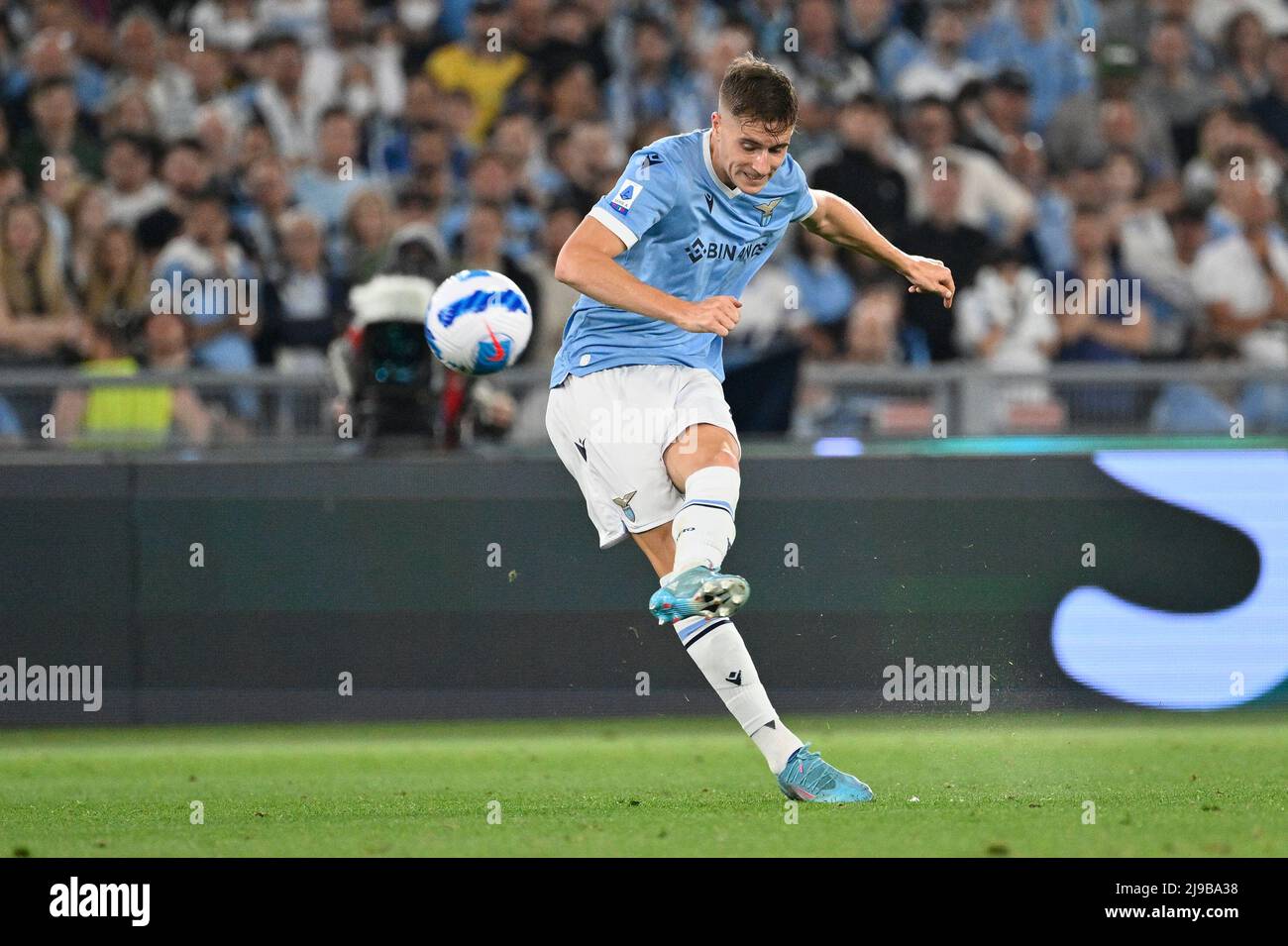 Foto Fabrizio Corradetti / LaPresse21 Maggio 2022 Roma, Italia sport calcio SS Lazio vs Hellas Verona - Campionato di calcio série A TIM 2021/2022 - Stadio Olimpico. Nella foto: Toma Basic (SS Lazio) 21st mai 2022 Rome, Italie football sport SS Lazio vs Hellas Verona - Championnat italien de football League A TIM 2021/2022 - Stade Olimpico dans le pic: Toma Basic (SS Lazio) Banque D'Images