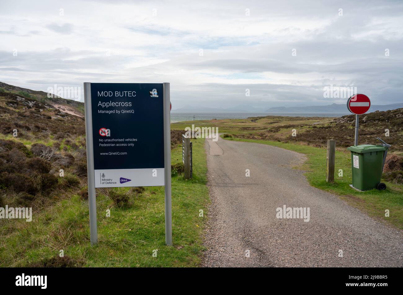 Panneau pour MOD Butec à APPLECROSS, Scottish Highlands. Pas de panneau d'entrée et de chemin menant à la terre du ministère de la Défense et à l'accès public à Sands Beach. Banque D'Images