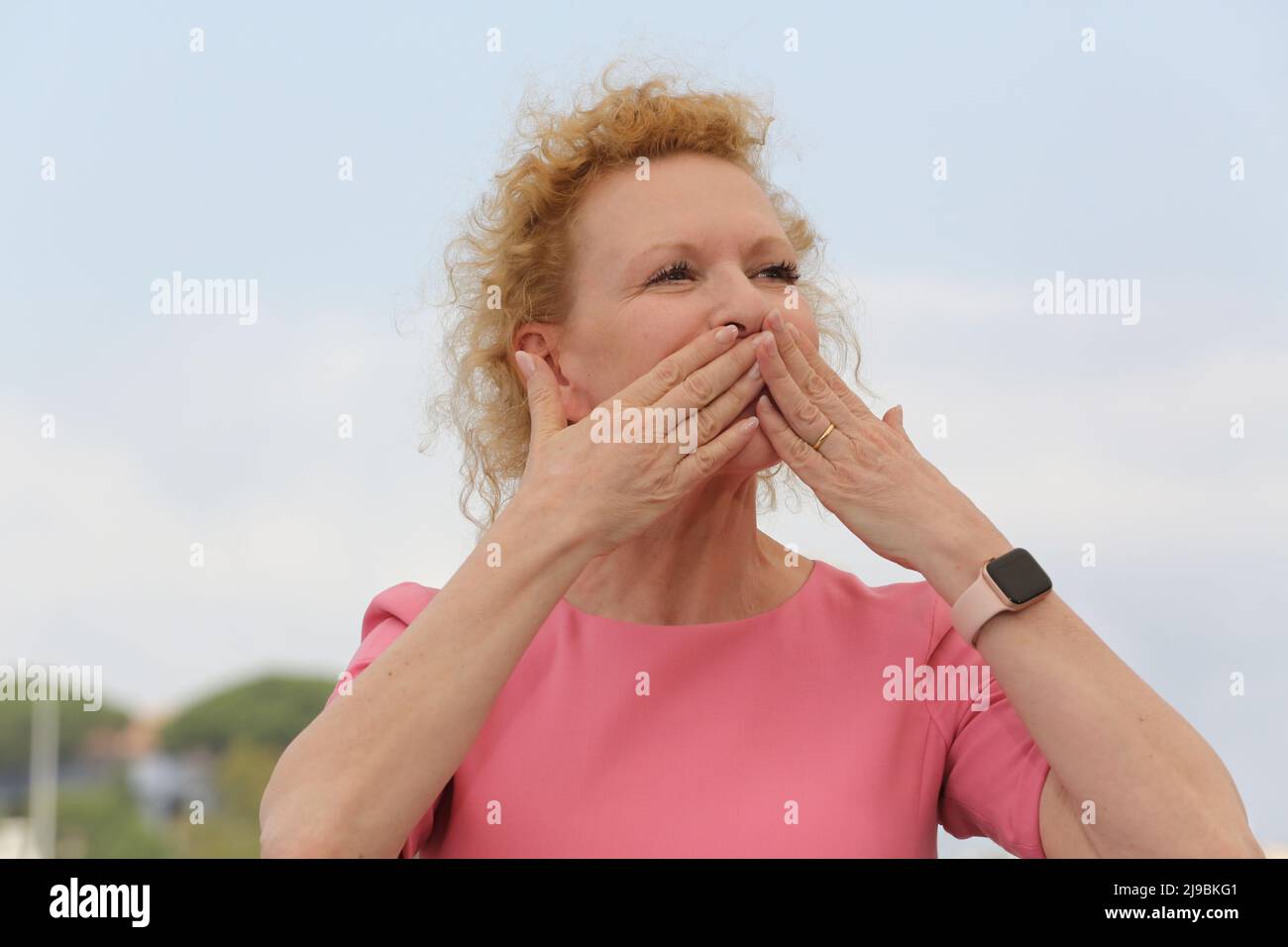 Cannes, France. 22nd mai 2022. Sunnyi Melles à l'appel photo du film Triangle de la tristesse au Festival de Cannes 75th. Credit: Doreen Kennedy/Alamy Live News. Banque D'Images