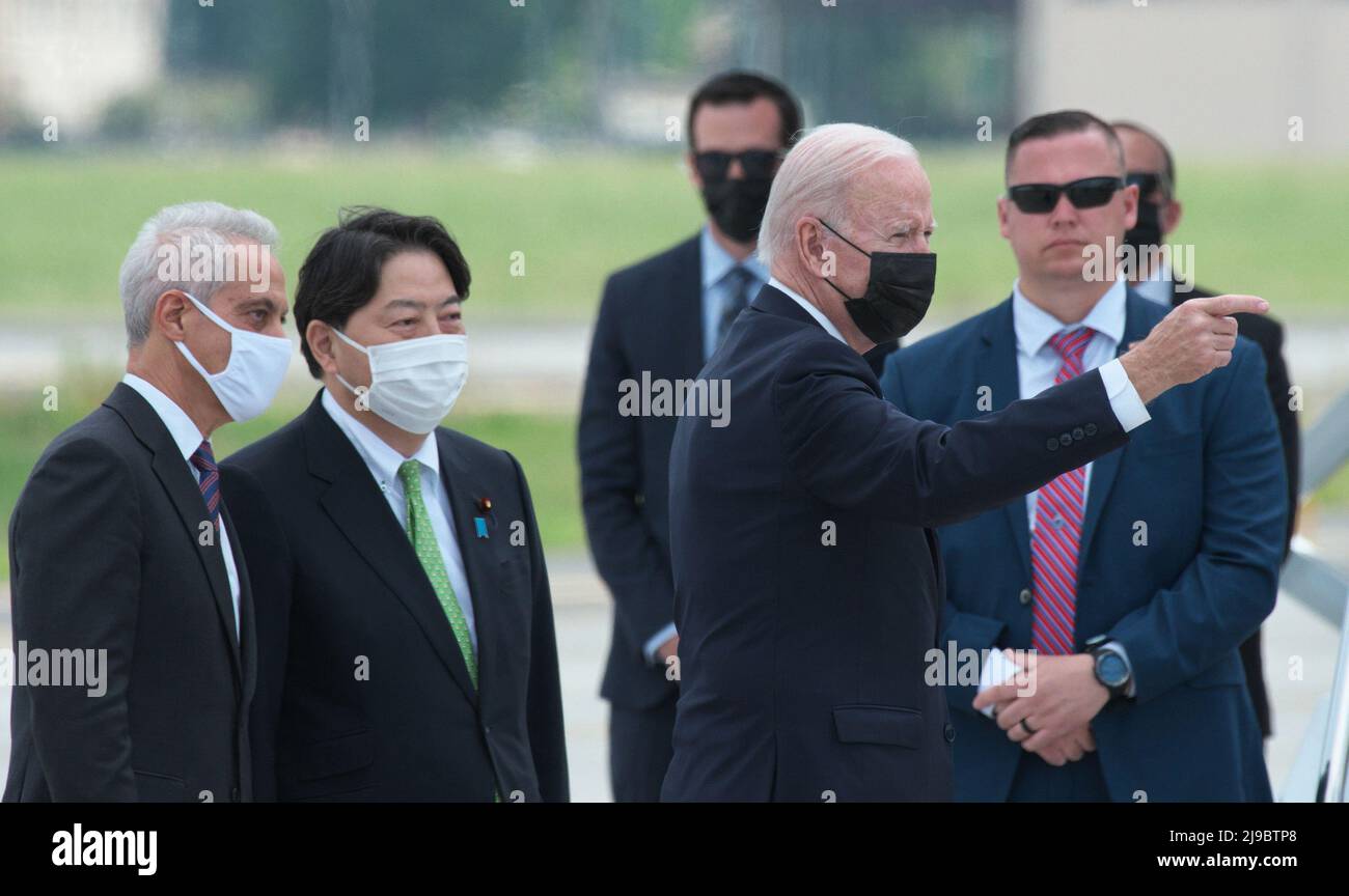 Fussa, Japon. 22nd mai 2022. Le président américain Joe Biden arrive à la base aérienne de Yokota à Tokyo, au Japon, le 22 mai 2022. Photo par Keizo Mori/UPI crédit: UPI/Alay Live News Banque D'Images