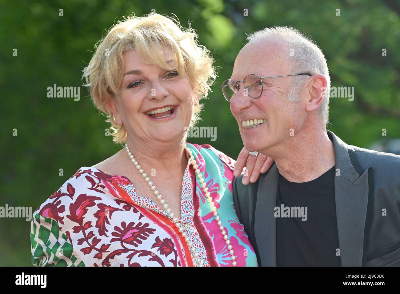 Saskia VESTER (actrice), Robby FLOERKE. Prix du film bavarois 2021-tapis rouge, tapis rouge, le 20th mai 2022 au Prinzregentheater de Munich. Banque D'Images