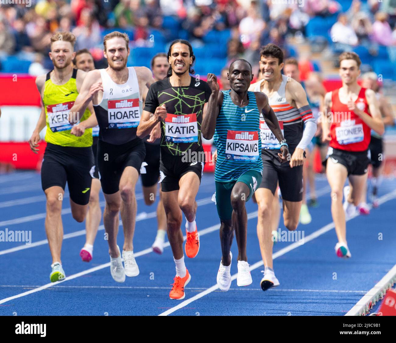 Josh Kerr, Oliver Hoare, Mohamed Katir et Abel Kipsang se disputent la course masculine 1500m à la Birmingham Diamond League, Birmingham, Angleterre, le 12 mai 2022 à Birmingham, Angleterre. Banque D'Images