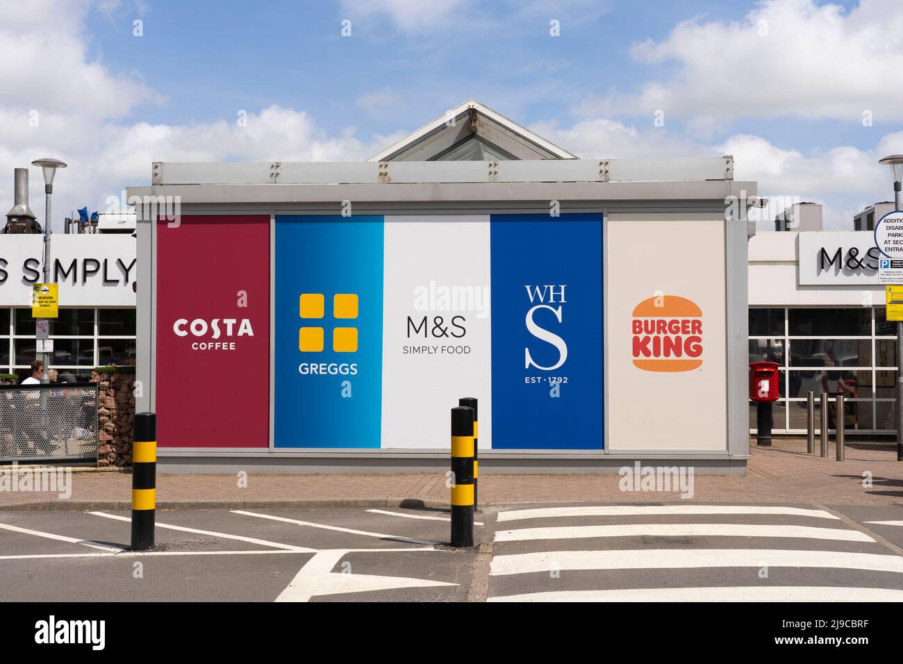 La station-service d'autoroute Leigh Delamere, située au large de la M4 en Angleterre, est l'une des plus grandes stations-service d'Europe. Propriété de moto Hospitality Banque D'Images