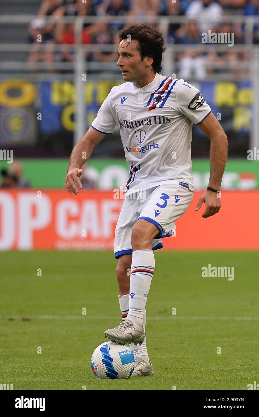 Foto Alberto Gandolfo/Lapresse 22 Maggio 2022 Milano (Italia) Sport Calcio Inter vs Sampdoria - série A 2021/2022 - Stadio San Siro Nella Foto: Tommaso Augello (UC Sampdoria) photo Alberto Gandolfo/Lapresse 22 mai 2022 Milan (Italie) Sport Soccer Inter vs Sampdoria - série A 2021/2022 - Stadio San Siro dans la photo: Tommaso Augello (UC Sampdoria)(photo: La presse / PRESSINPHOTO) Banque D'Images
