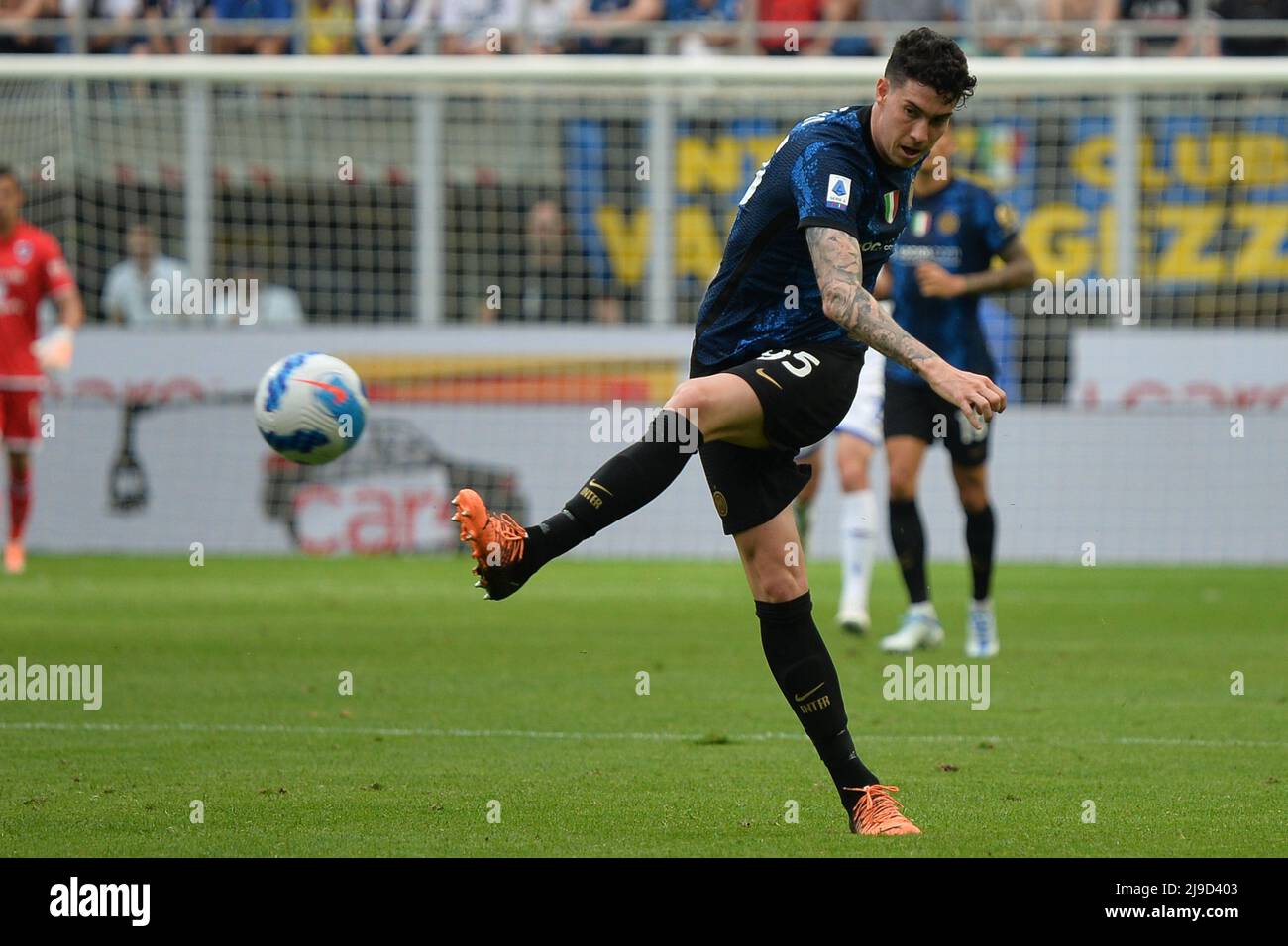 Foto Alberto Gandolfo/Lapresse 22 Maggio 2022 Milano (Italia) Sport Calcio Inter vs Sampdoria - série A 2021/2022 - Stadio San Siro Nella Foto: Alessandro Bastoni (FC Internazionale) photo Alberto Gandolfo/Lapresse 22 mai, 2022 Milan (Italie) Sport Soccer Inter vs Sampdoria - série A 2021/2022 - Stadio San Siro dans le pic: Alessandro Bastoni (FC Internazionale)(photo: La presse / PRESSINPHOTO) Banque D'Images