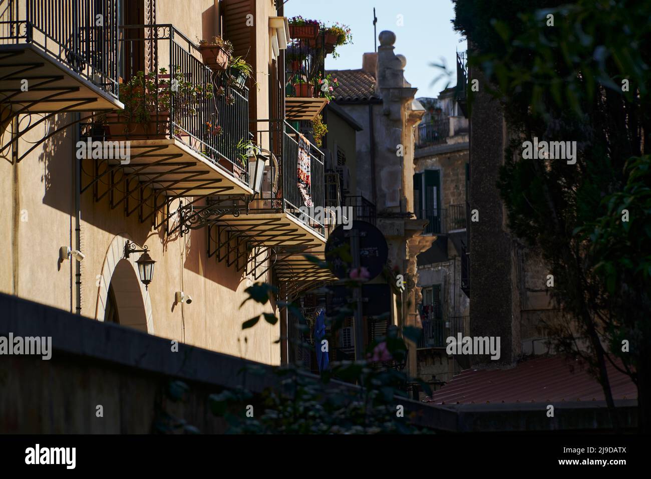 Des téléobjectifs capturant les vues étroites sur le quartier Kelso à Palerme, coloré et charmant Banque D'Images