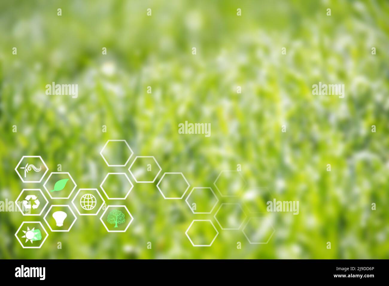 Fond vert de nature avec des icônes d'énergie renouvelable, hexagons. Développement de l'énergie verte et éco-durable Banque D'Images