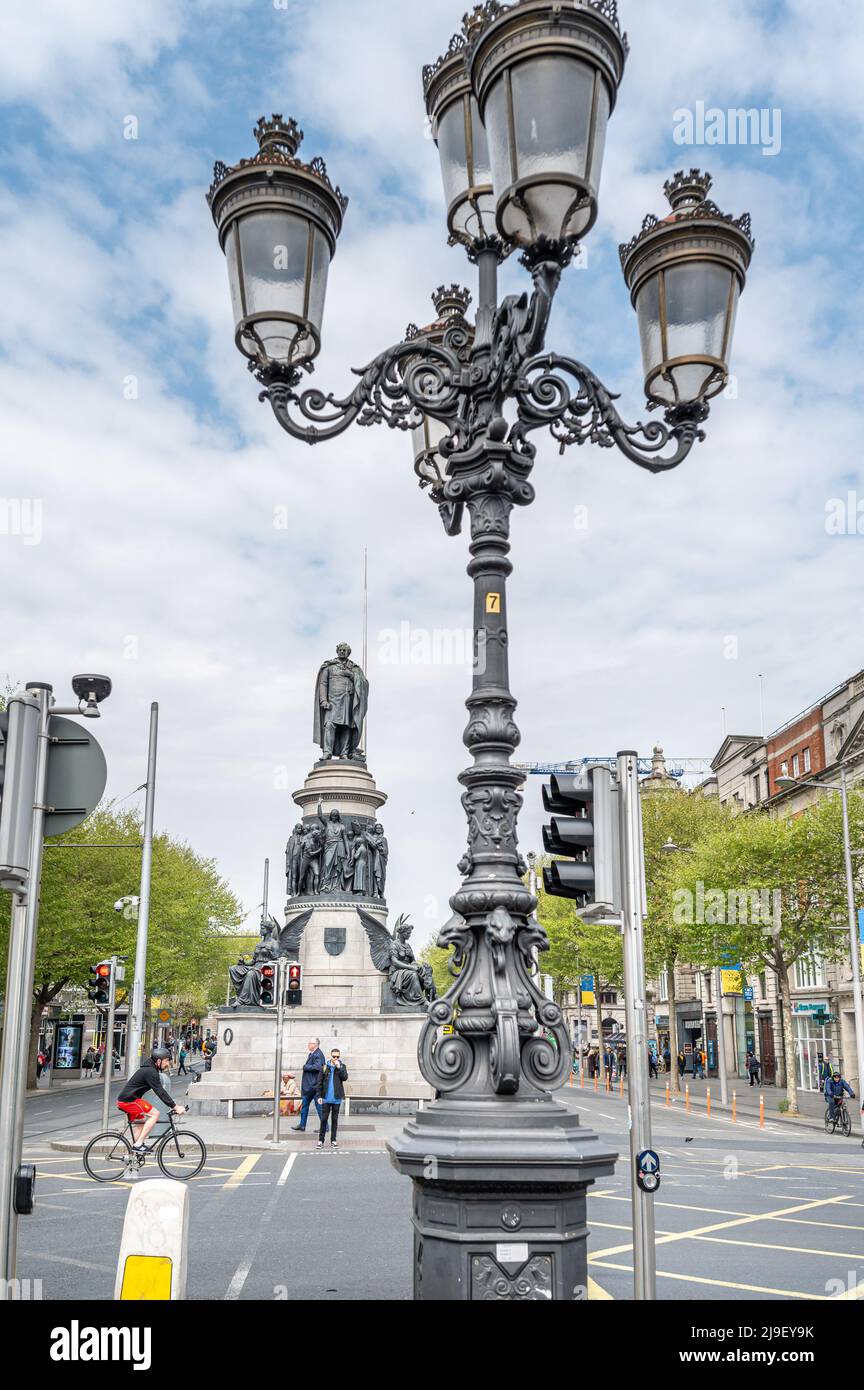 La Daniel O'Connell monument situé à l'O'Connell Bridge, Dublin, Irlande. Banque D'Images