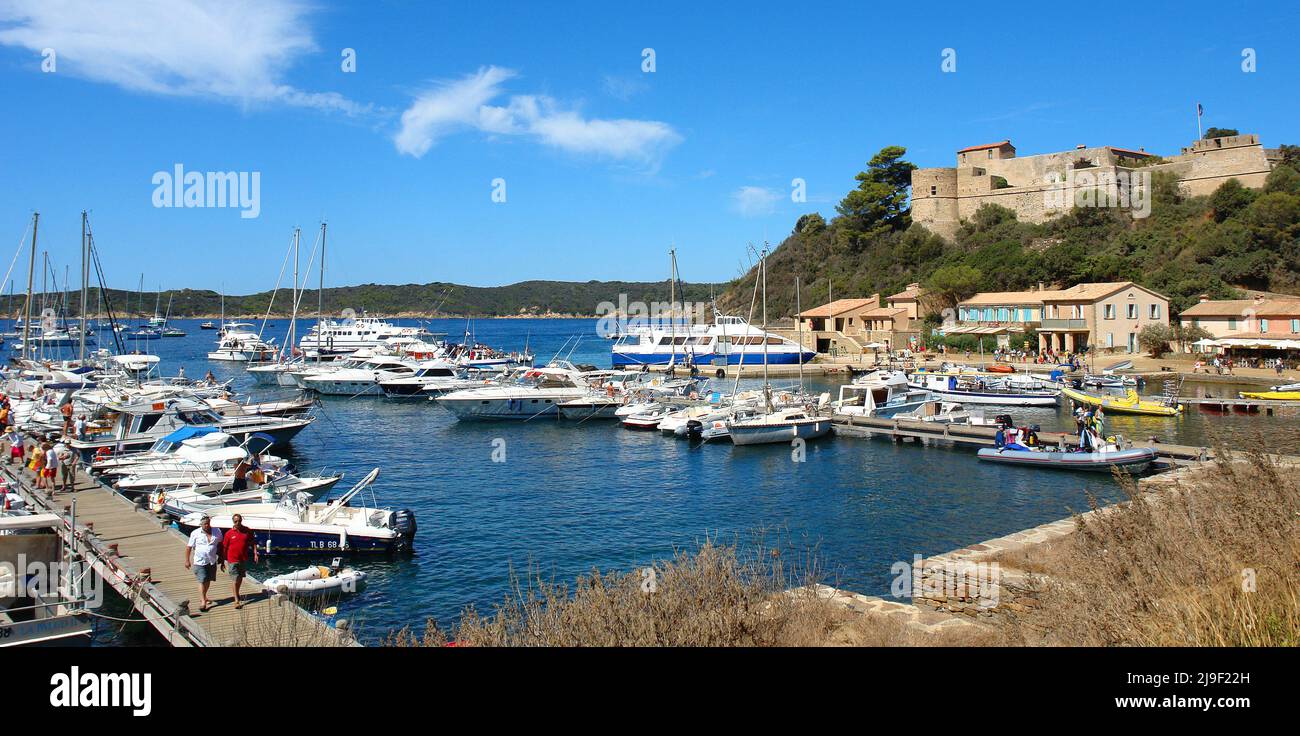 L'île de Port Cros, qui fait partie des îles Hyères, est un parc national maritime protégé Banque D'Images