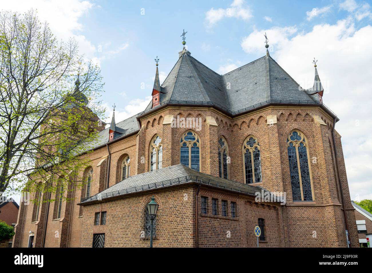 Deutschland, NRW, Erftstadt-Lechenich, katholische Pfarrkirche St. Kilian Banque D'Images