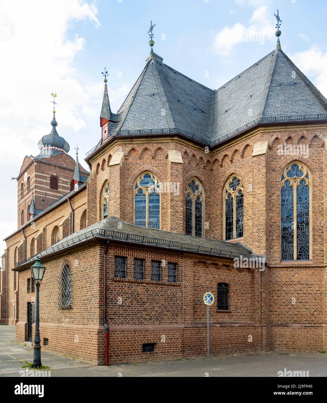 Deutschland, NRW, Erftstadt-Lechenich, katholische Pfarrkirche St. Kilian Banque D'Images