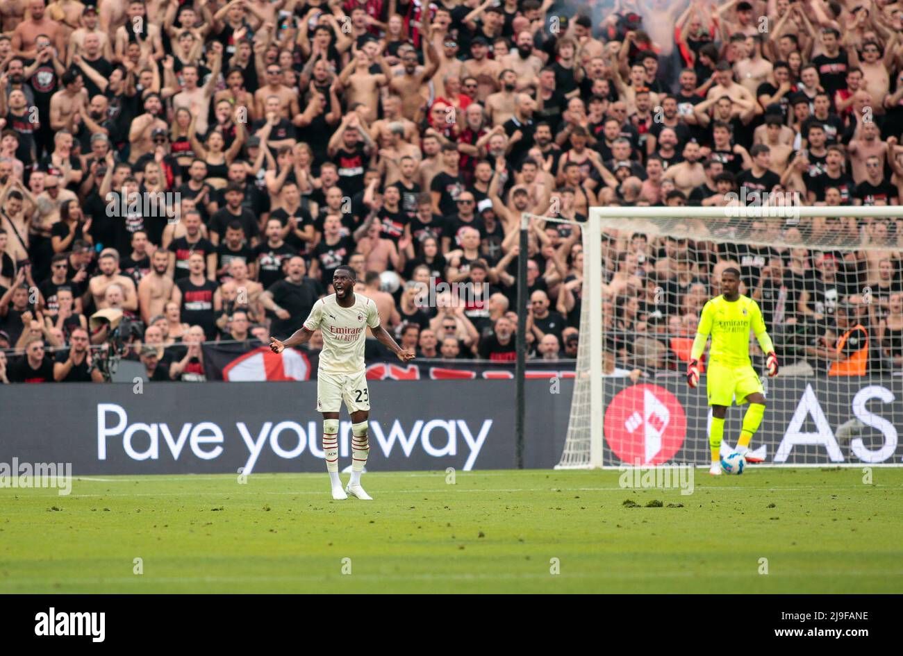 Fikayo Tomori (AC Milan) pendant le championnat italien Serie Un match de football entre US Sassuolo et AC Milan le 22 mai 2022 au Mapei Stadium-Citta del Tricolor à Reggio Emilia, Italie - photo: Nderim Kacili/DPPI/LiveMedia Banque D'Images