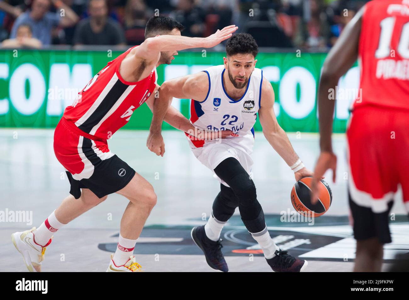 Belgrade, Serbie, 19th mai 2022. Vasilije Micic d'Anadolu Efes Istanbul mène vers le panier lors de la finale 2022 de l'Euroligue Turkish Airlines quatre Belgrade demi-finale B match entre Olympiacos Pirée et Anadolu Efes Istanbul à Stark Arena à Belgrade, Serbie. 19 mai 2022. Crédit : Nikola Krstic/Alay Banque D'Images