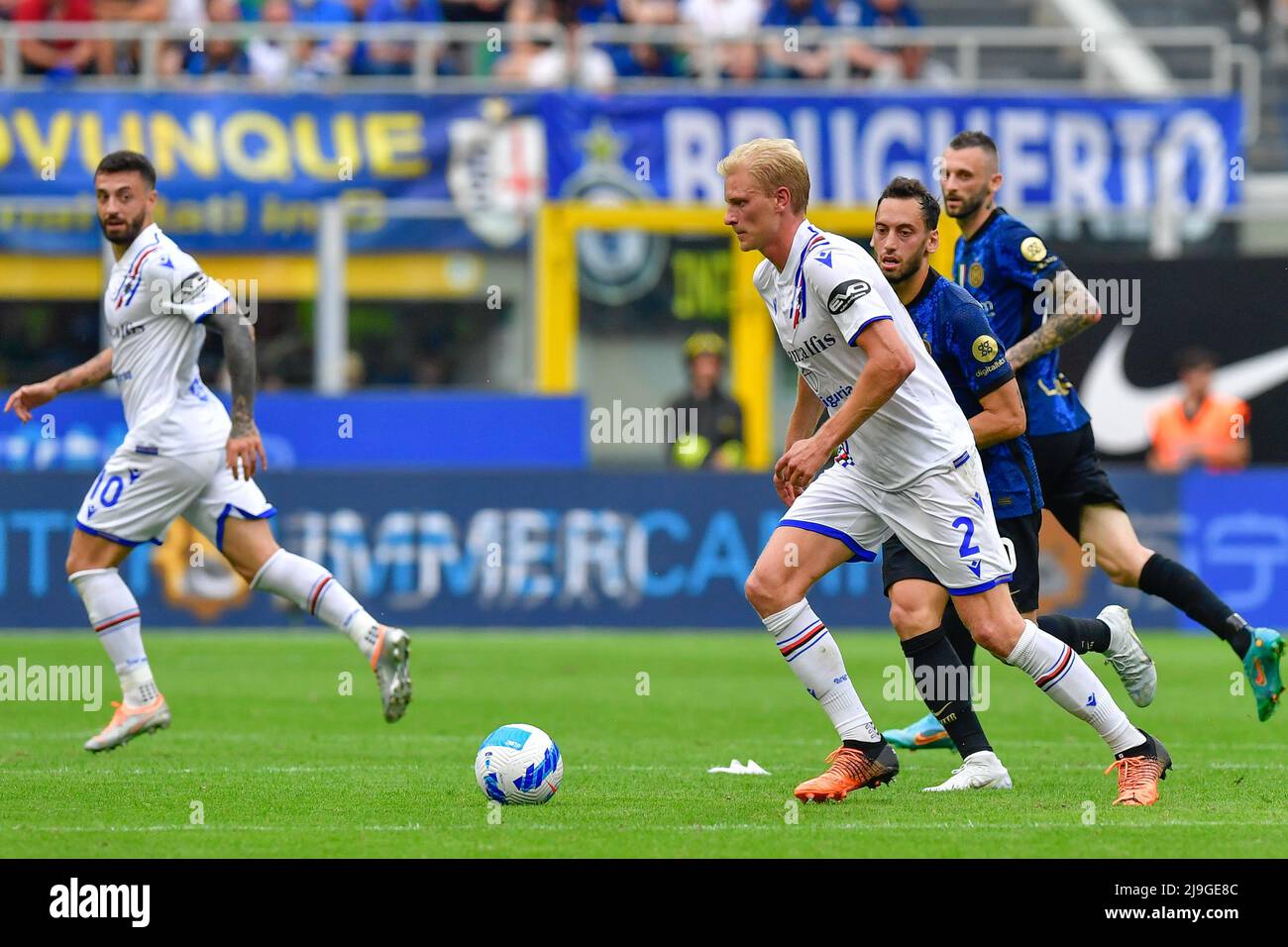 Milan, Italie. 22nd mai 2022. Morten Thorsby (2) de Sampdoria vu dans la Serie Un match entre Inter et Sampdoria à Giuseppe Meazza à Milan. (Crédit photo : Gonzales photo/Alamy Live News Banque D'Images