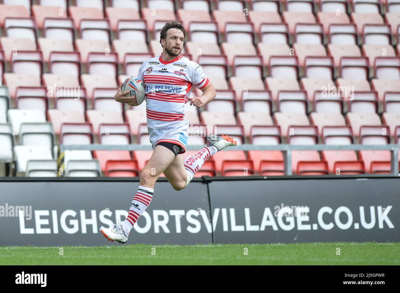 Leigh, Angleterre - 22nd mai 2022 - Joe Mellor, de Leigh Centurions, se classe à l'extérieur pour marquer un match de rugby à XIII championnat de Betfred Leigh Centurions vs Workington Town au stade Leigh Sports Village, Leigh, Royaume-Uni Dean Williams Banque D'Images