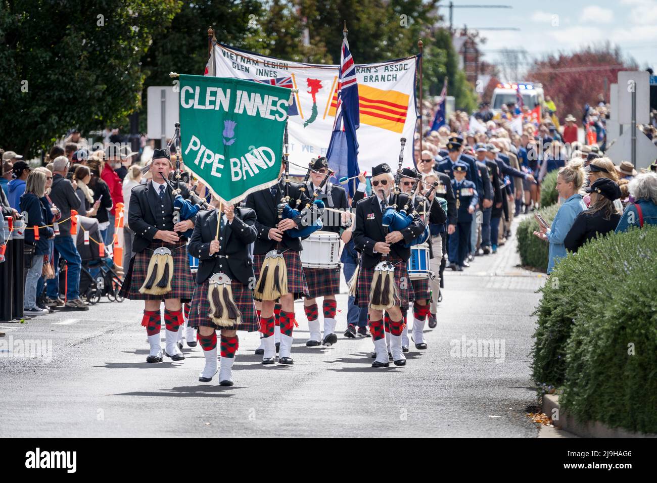 Parade de rue colorée pour célébrer l'ouverture du festival celtique de Glen Innes, Nouvelle-Galles du Sud, Australie Banque D'Images