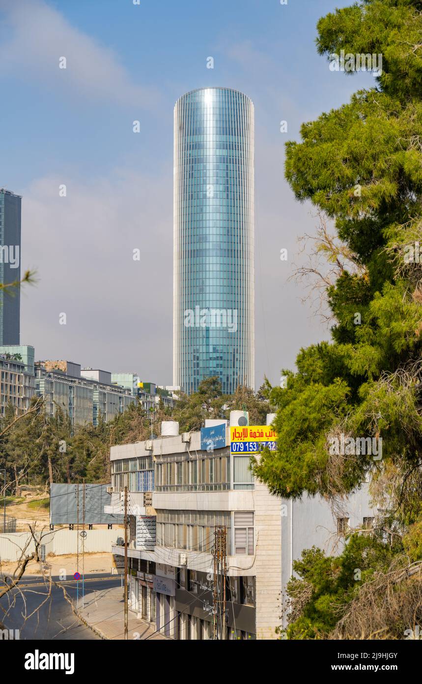 De grands bâtiments sur la ligne d'horizon d'Amman Jordanie. Y compris