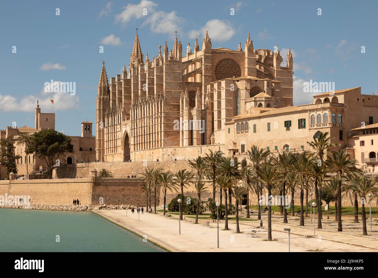 Espagne, Iles Baléares, Palma, extérieur de la cathédrale de Palma en été Banque D'Images Espagne, Iles Baléares, Palma, extérieur de la cathédrale de Palma en été Banque D'Images
