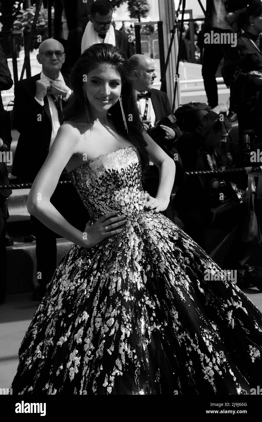 Célébrités arrivant au tapis rouge du Festival de Cannes 75th 2022 Banque D'Images