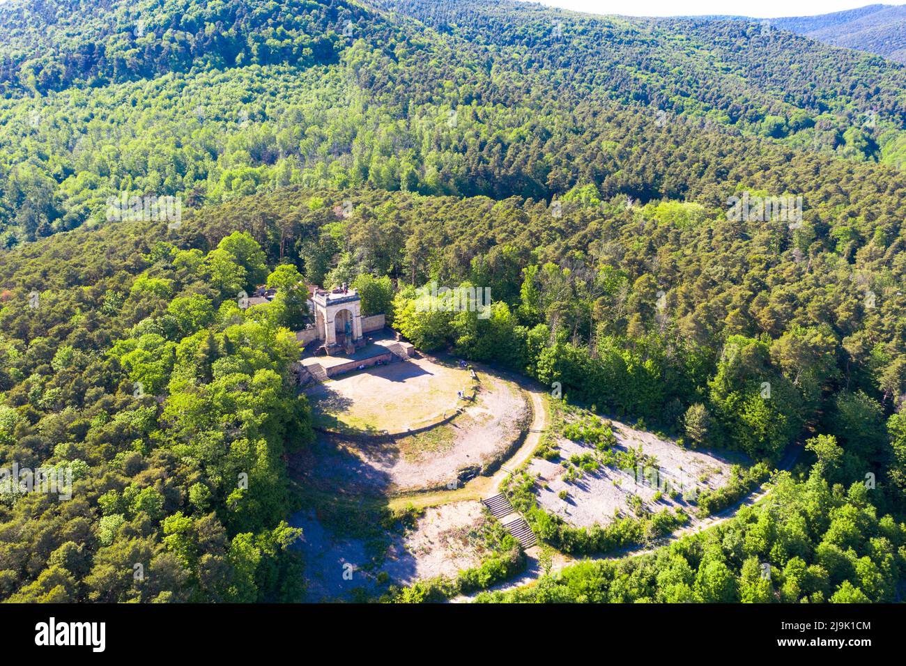 Vue sur Aeril du monument de la victoire et de la paix à Edenkoben a été érigé en 1899 sur le Werderberg près d'Edenkoben. Rhénanie-Palatinat, Allemagne. Banque D'Images