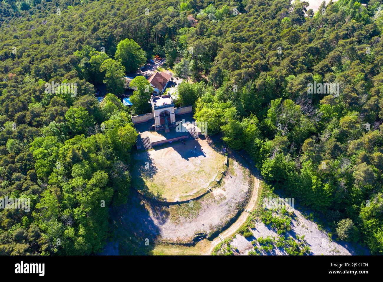 Vue sur Aeril du monument de la victoire et de la paix à Edenkoben a été érigé en 1899 sur le Werderberg près d'Edenkoben. Rhénanie-Palatinat, Allemagne. Banque D'Images