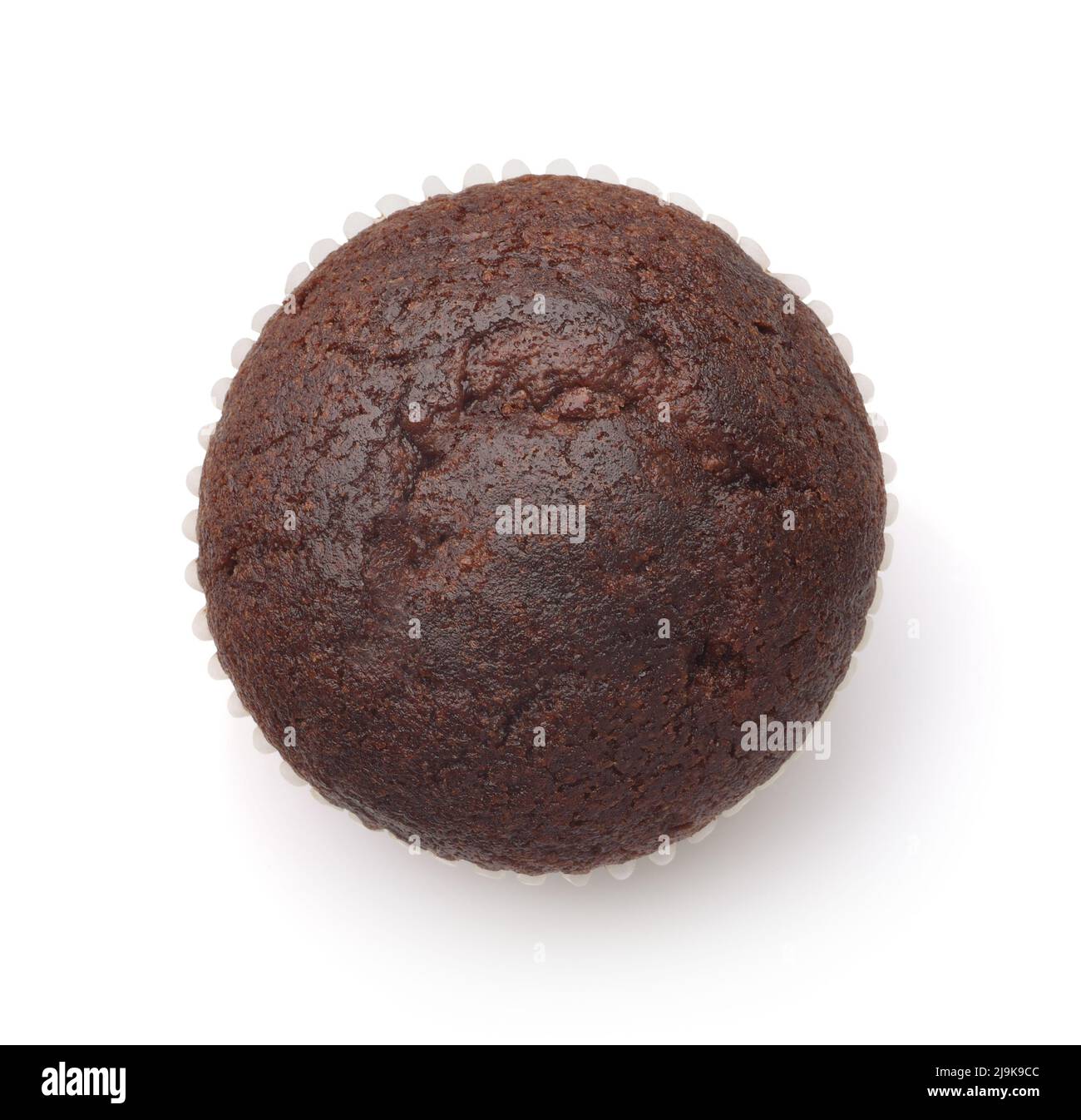 Vue de dessus d'un muffin au chocolat isolé sur blanc Banque D'Images